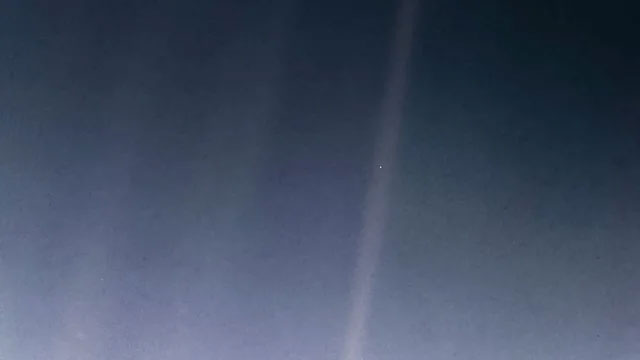Đốm Xanh Mờ (Pale Blue Dot) là một bức ảnh về Trái Đất chụp vào năm 1990 bởi Voyager 1