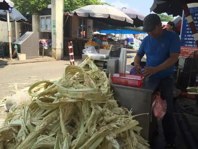 Nước mía không đảm bảo vệ sinh có thể gây nguy cơ loạn khuẩn