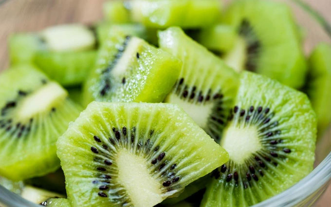 Kiwi đứng đầu danh sách trái cây chứa kiềm.