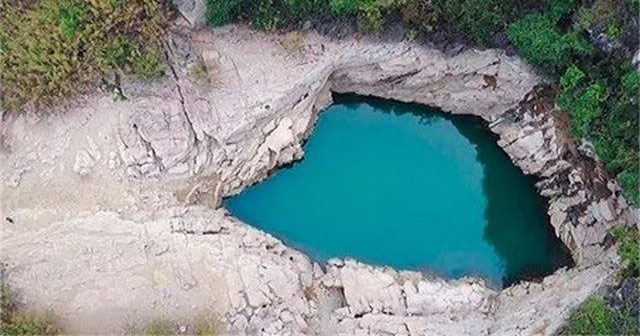 Khám Phá Hồ Ba Đinh: Bí Ẩn Nơi Nước Sâu Không Đáy Tại Quảng Tây