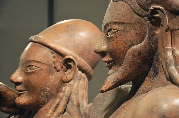 Cỗ quan tài hình người 'vợ chồng Etruscan Sarcophagus'
