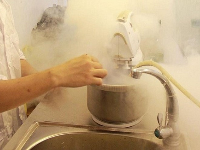 Nitơ lỏng mang đến hiệu ứng khói cho các món ăn.