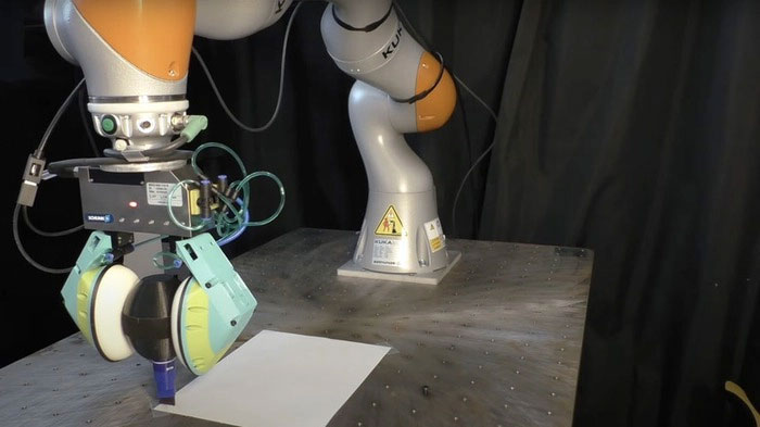 Robot Cảm Biến